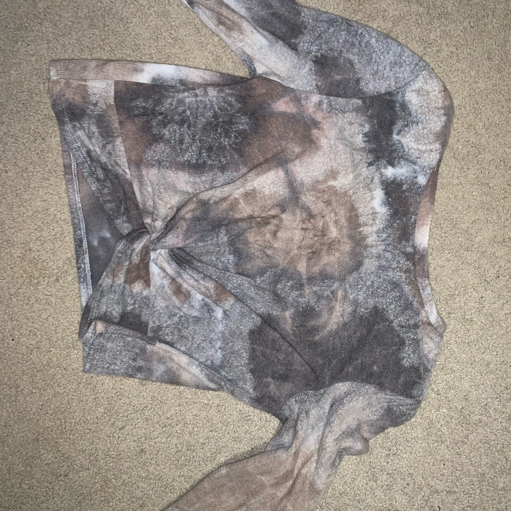 American eagle crop top, with tie in the front.